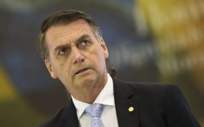 Bolsonaro diz estar melhorando da infecção na perna; veja imagem