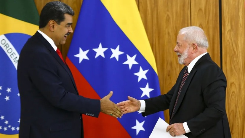 Após Maduro elogiar Lula, embaixador da Venezuela anuncia que voltará ao Brasil