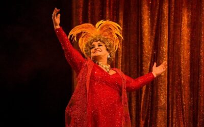 Grace Gianoukas interpreta a irreverência de Dercy Gonçalves em espetáculo no Teatro Riachuelo Natal