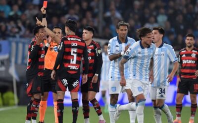 Flamengo supera expulsão, segura Racing e está na final da Libertadores; veja lances da partida