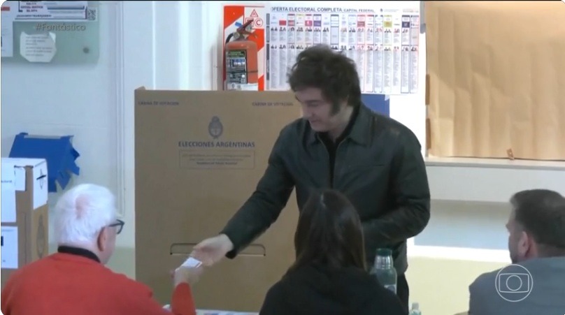 Peso argentino salta 10% após vitória de partido de Milei em eleições